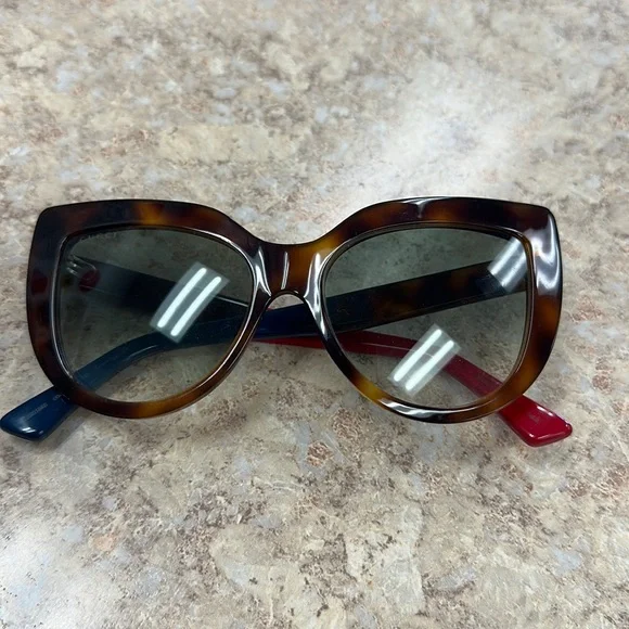 Gucci | Accessories | Gucci Gg 64 Sunglass | Poshmark display picture 2